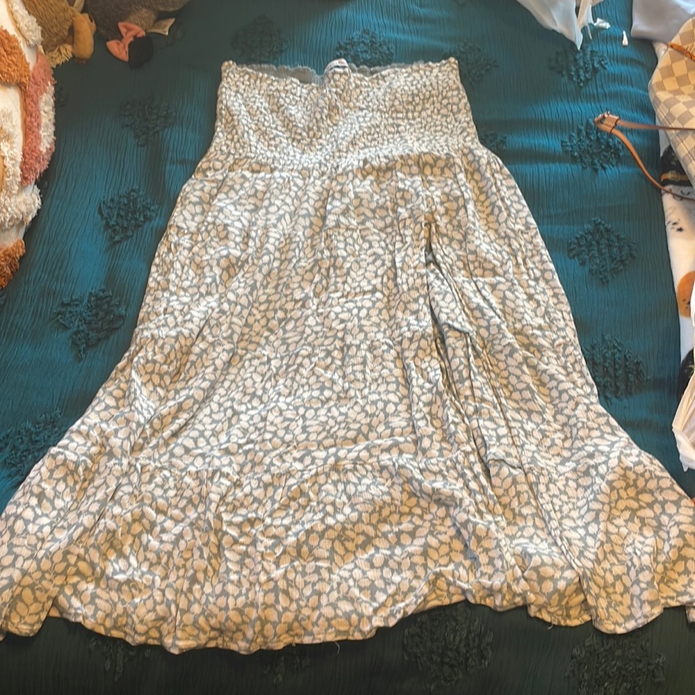 Abercombie and fitch midi skirt with a slit